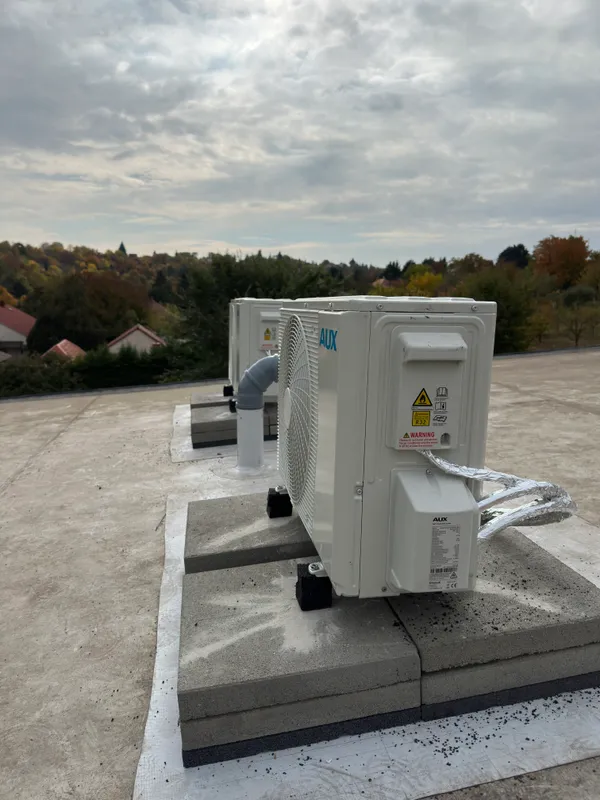 Kültéri telepítés lapostetőn